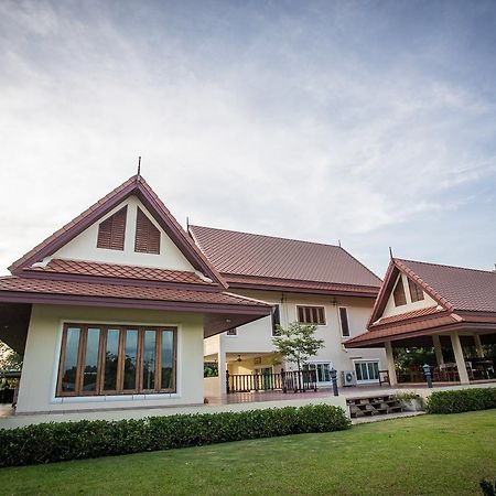 Thararin Villa Ban Doem Bang Esterno foto