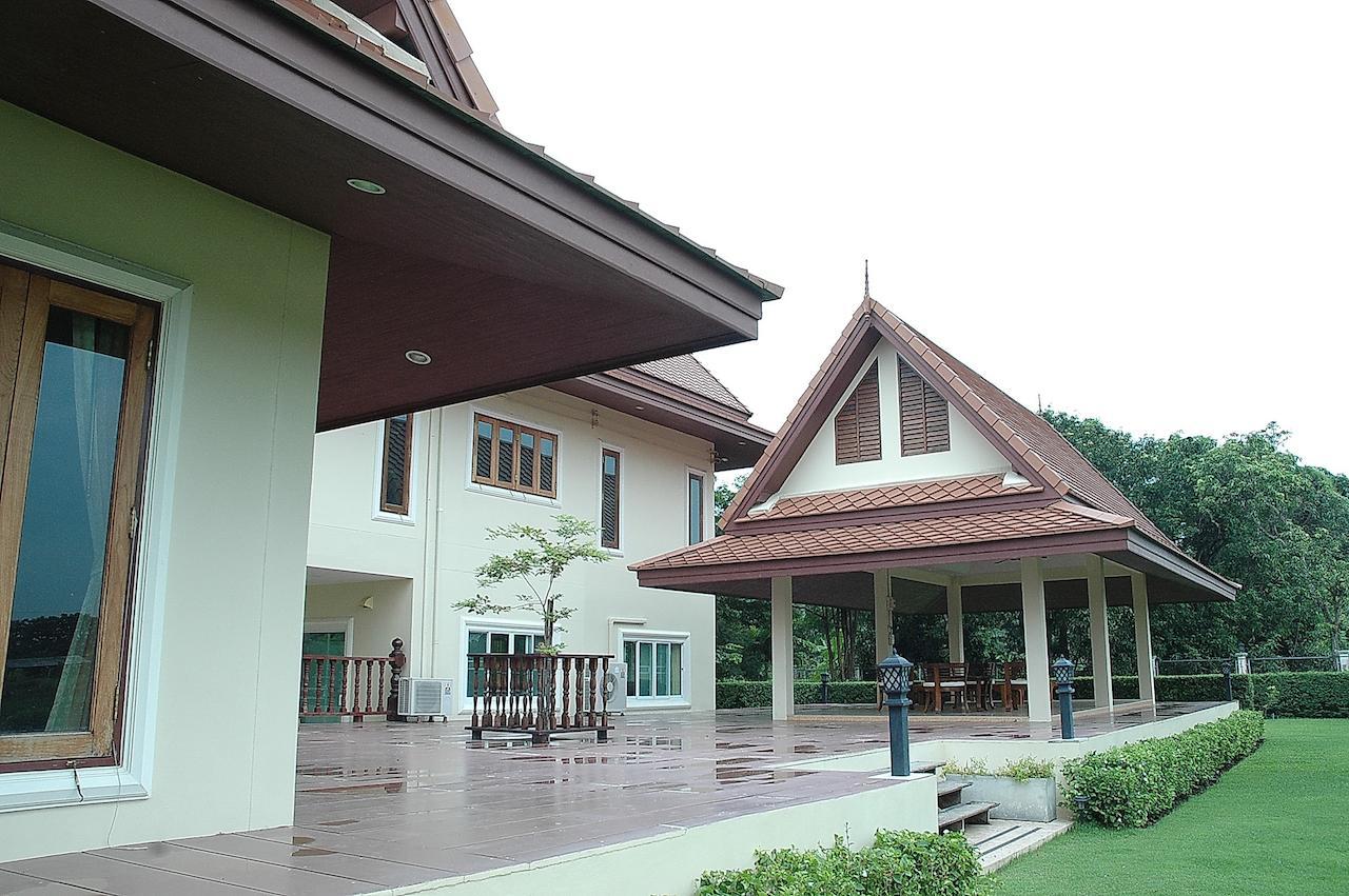 Thararin Villa Ban Doem Bang Esterno foto