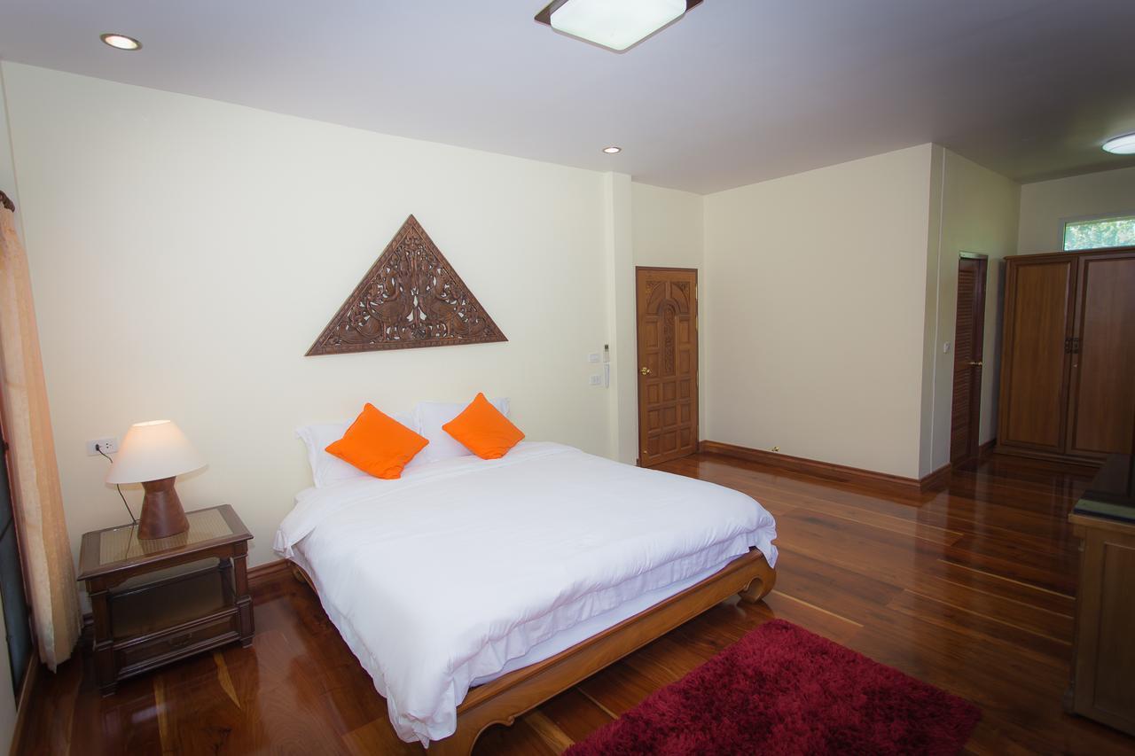 Thararin Villa Ban Doem Bang Esterno foto
