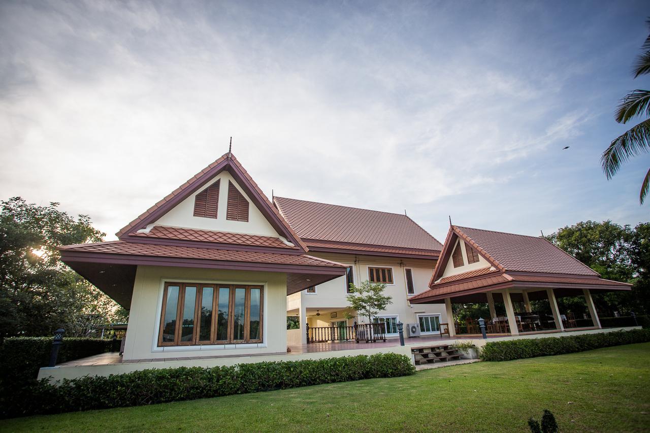 Thararin Villa Ban Doem Bang Esterno foto