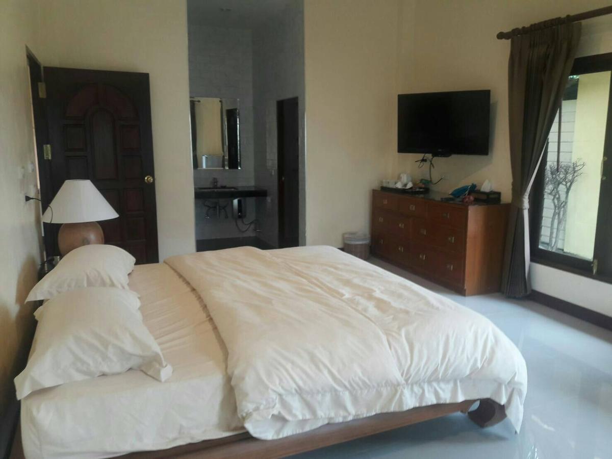 Thararin Villa Ban Doem Bang Esterno foto