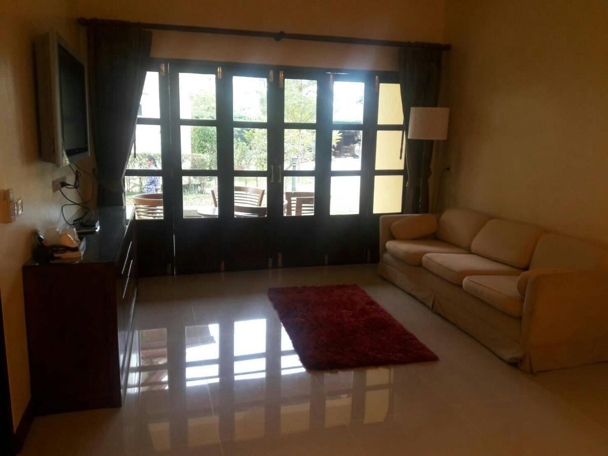 Thararin Villa Ban Doem Bang Esterno foto
