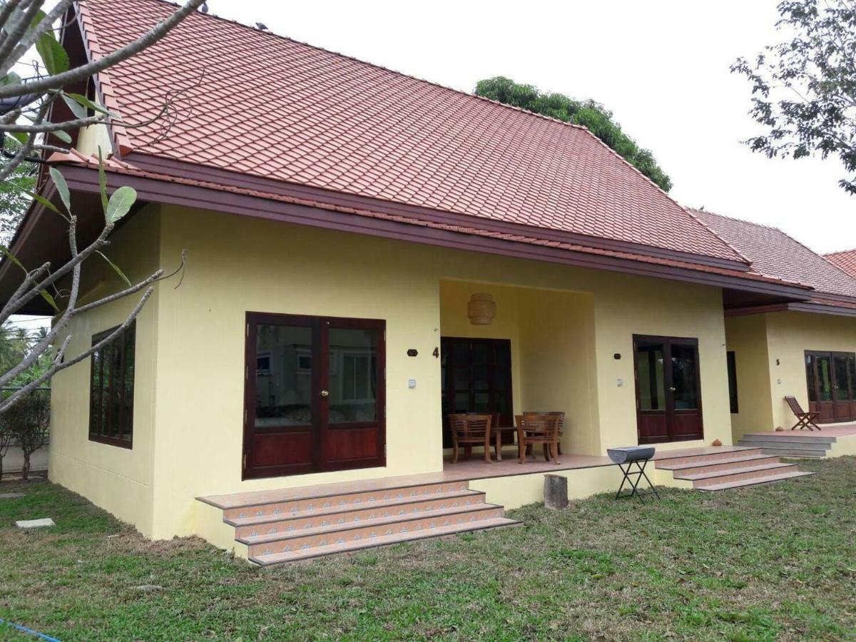 Thararin Villa Ban Doem Bang Esterno foto